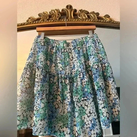 LOFT TIERED FLORAL MINI SKIRT SIZE LARGE - Picture 3 of 4